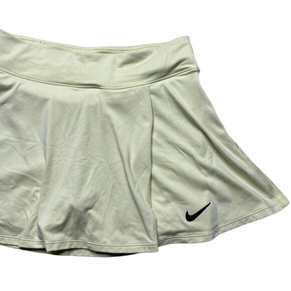 Nike Dry Fit Athletic Skort Neon Green Size Small - Picture 1 of 4